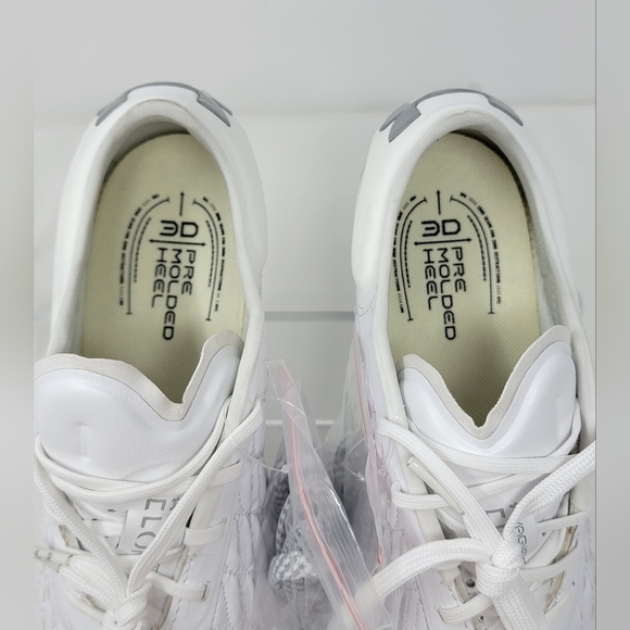 Under Armour Magnetico Elite 3 FG Soccer Cleats White Womens Sz 6.5  3027160-100 - Picture 10 of 11